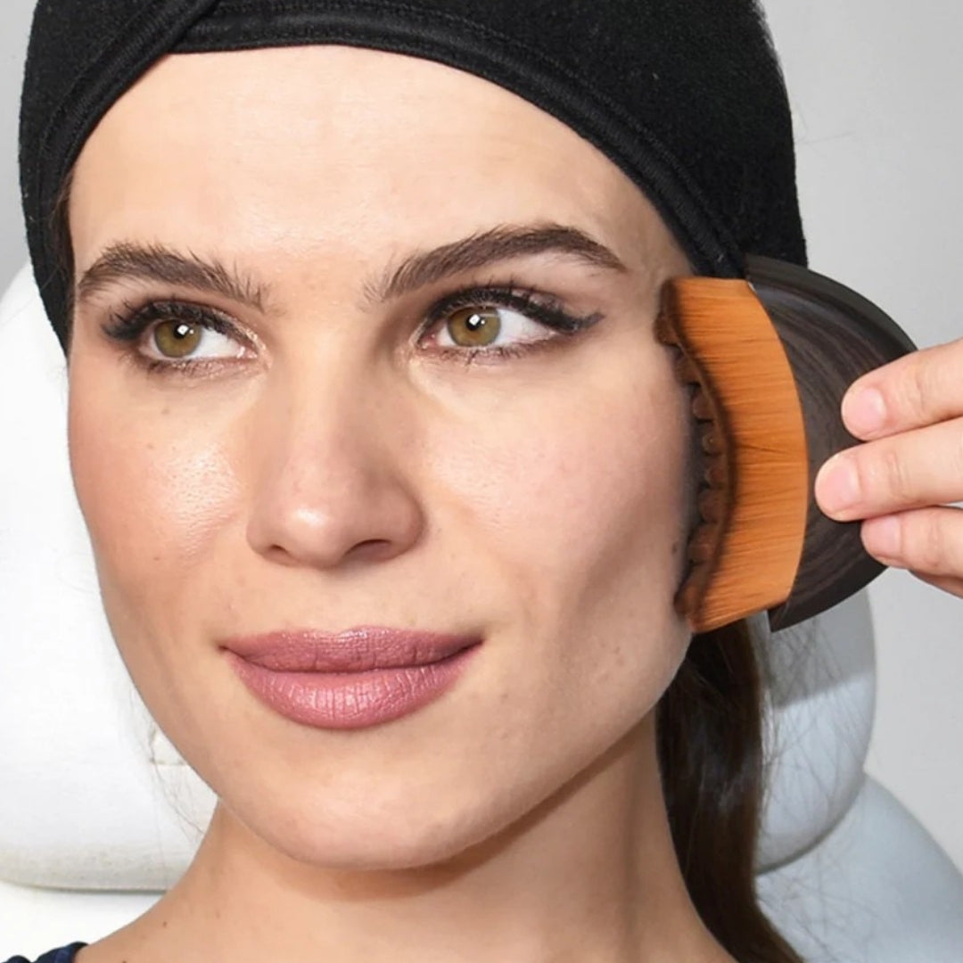 Cosmetific™ GlowBrush