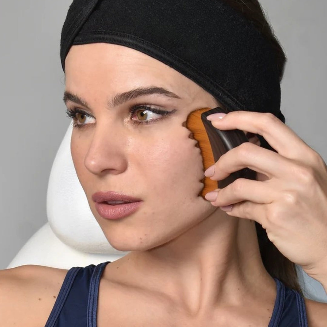 Cosmetific™ GlowBrush
